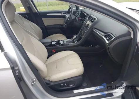 2015 Ford Fusion Hybrid Titanium из США, поврежденный, VIN 3FA6P0RUXFR172918